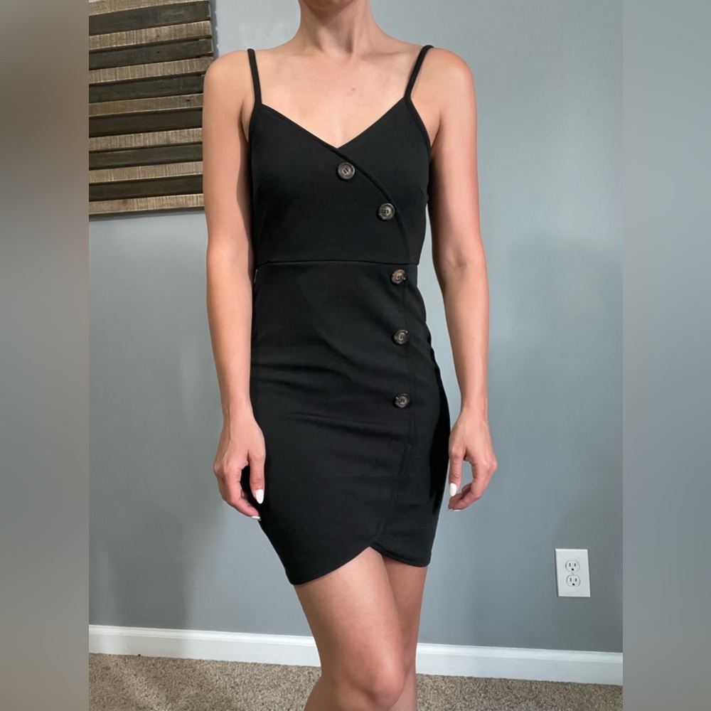 Full Circle Trends - Black Mini Dress